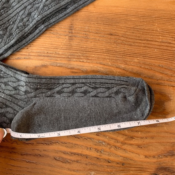 ✨CABLE KNIT OVER THE KNEE BOOT SOCKS✨ - Picture 5 of 7